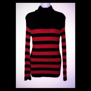 Black and Res Turtleneck 🎄Great for the holidays!
